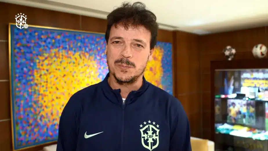 Fernando Diniz é o técnico interino da seleção brasileira